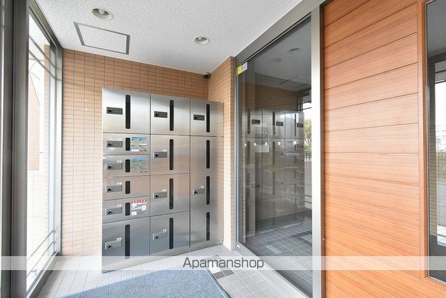 ノースパレス福住弐番館の玄関写真