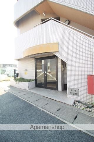 ウィステリアの玄関写真