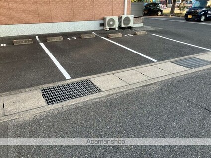 ベルセ引野　Ａ棟[2DK/50.01m2]の駐車場2