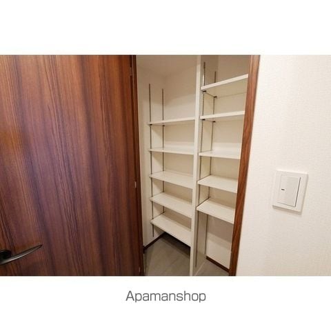 コンフォリア新宿イーストサイドタワーの内装写真