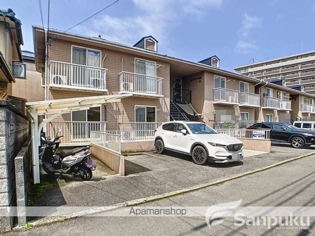 レジデンス山越A棟の外観写真