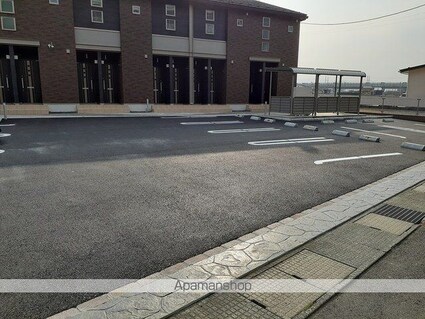 ボナール　ドエル　東森田[1R/32.43m2]の駐車場