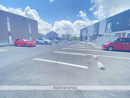 セゾン　ド　フォレⅡ[1LDK/50.03m2]の駐車場