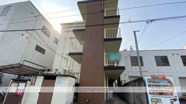 岡住マンションの外観写真