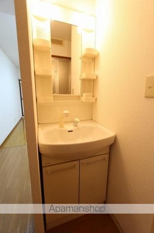 ダイアパレス中新町305号の内装写真
