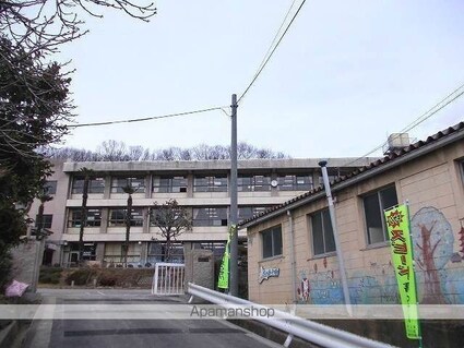 ラブリーグレイス[2LDK/58.21m2]の周辺3