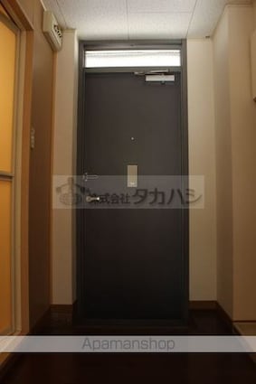 表・[1K/23.18m2]の玄関