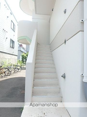 ヒルクレスト栄通の玄関写真