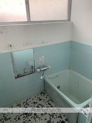 丸亀市 2階建 築49年の内装写真