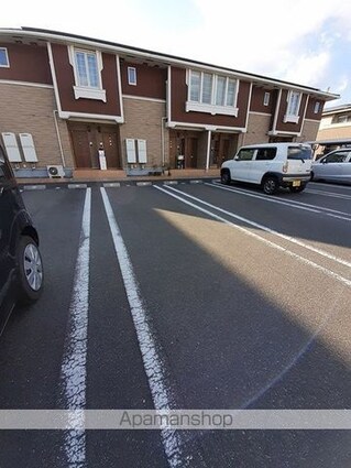 ラブリーグレイス[2LDK/58.21m2]の駐車場