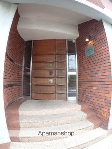 異人池ヒルズの玄関写真