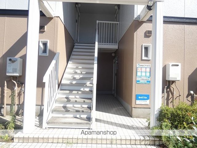 フレグランス桜 A棟の玄関写真