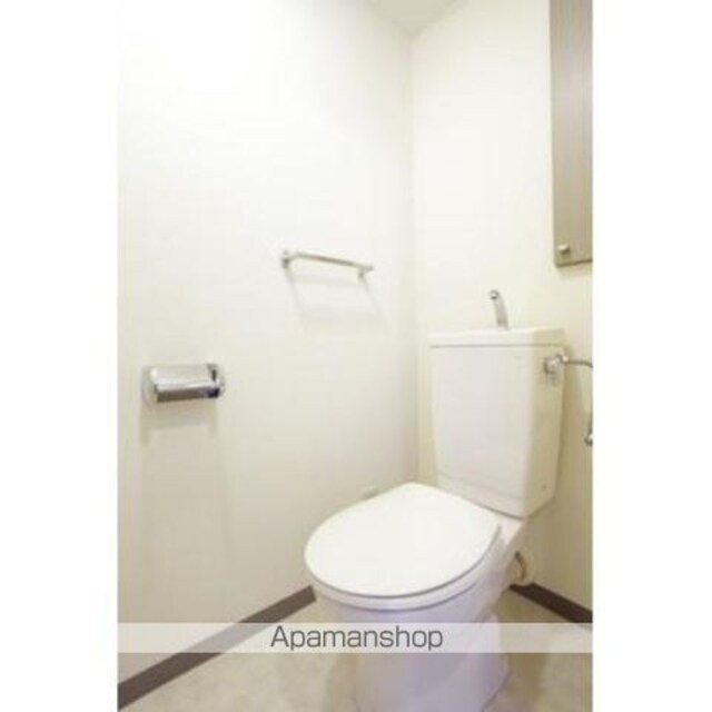 東京都小金井市東町４丁目[3LDK/68.77m2]のトイレ