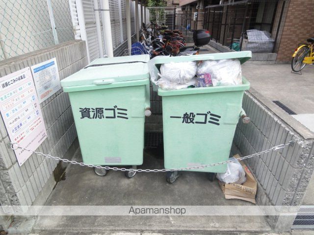 パークヒルズの玄関写真