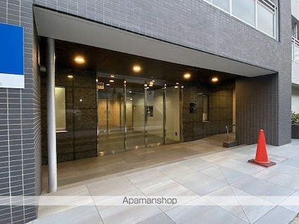 東京都新宿区荒木町[1K/23.69m2]のエントランス