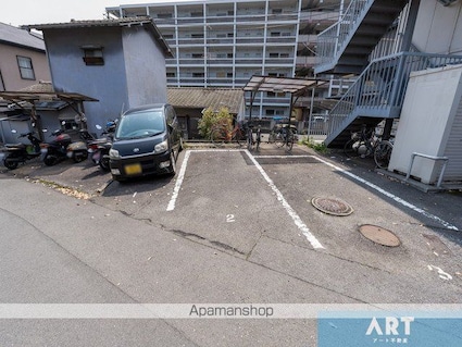 ブルースカイ朝日ヶ丘[1K/22m2]の駐車場2