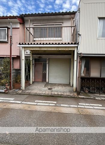 高岡市本丸町5-19戸建の外観写真