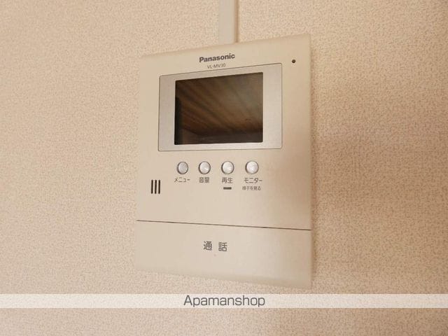 焼津市 3階建 築32年の内装写真
