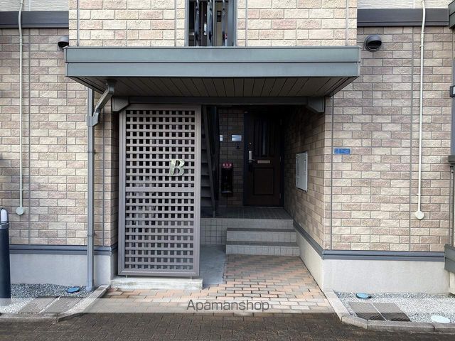 エクレールB棟の玄関写真