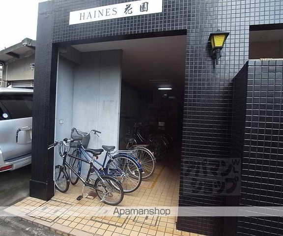 ハイネス花園の玄関写真