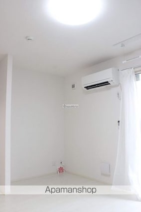 フレッチェ・ボスコⅡ（２）[1R/32.62m2]のリビング・居間