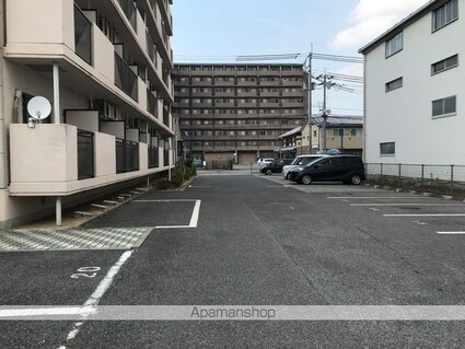 プランドール[1K/22.92m2]の駐車場2