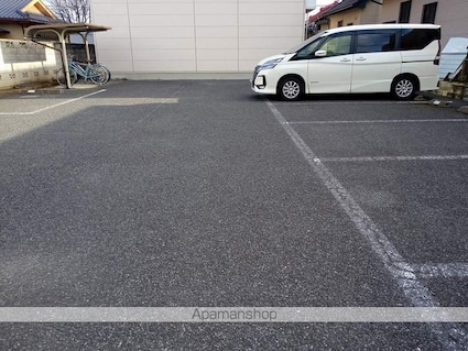 レオパレスエクセレントイン[1K/23.18m2]の駐車場1