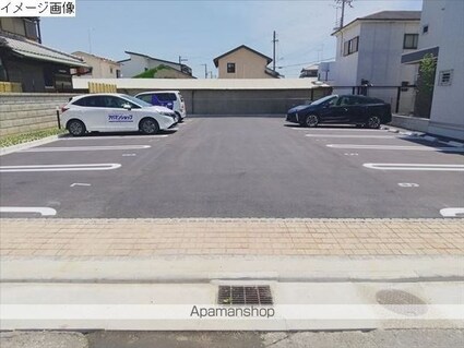 Ｄーｒｏｏｍ宇須　光[1LDK/41.93m2]の駐車場1