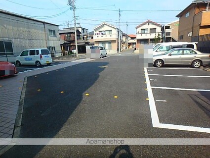 愛知県小牧市大字西之島[1K/25.5m2]の駐車場2