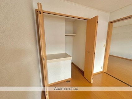 トゥー・ル・モンド[2LDK/61.74m2]の収納