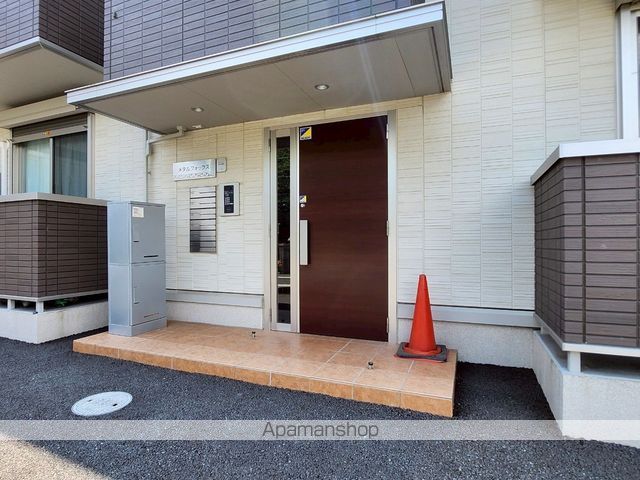 メタルフォックスの玄関写真
