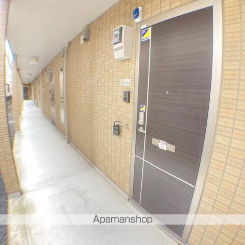 シャーロット壱番館の玄関写真