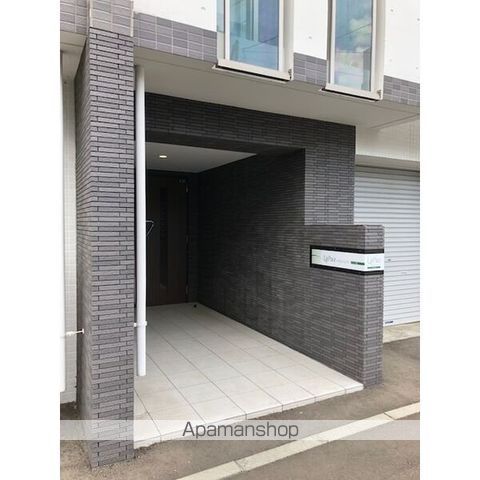 ラパス平岸の玄関写真