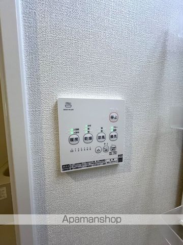 OEILLETの内装写真