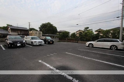 サン・ヴァリー１１５[3DK/64.7m2]の駐車場