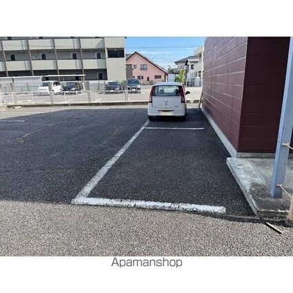 Ｓｕｒｐｌｕｓ　Ｌｉｇｈｔｈｏｕｓｅ牧野[1K/28.03m2]の駐車場2