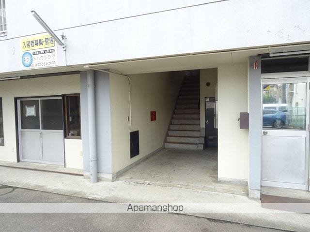 グランドスクエア若林の玄関写真