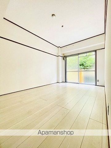 シャトル岡崎の内装写真