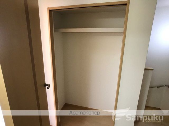 グローリーアースの内装写真