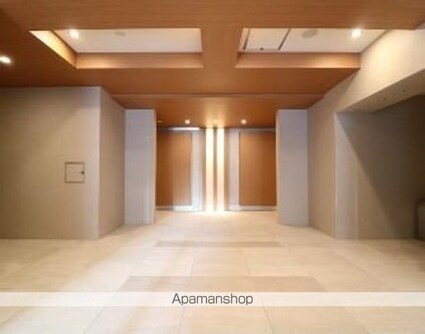 プレール・ドゥーク王子[1K/25.57m2]のエントランス1