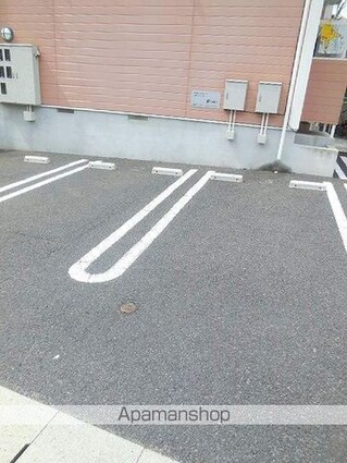 メゾン・谷[2LDK/60.03m2]の駐車場1