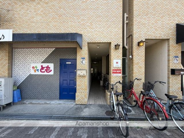 湯里ハイツCD棟の玄関写真
