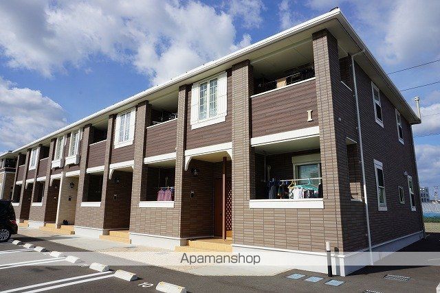 コッティ クワハラIの玄関写真