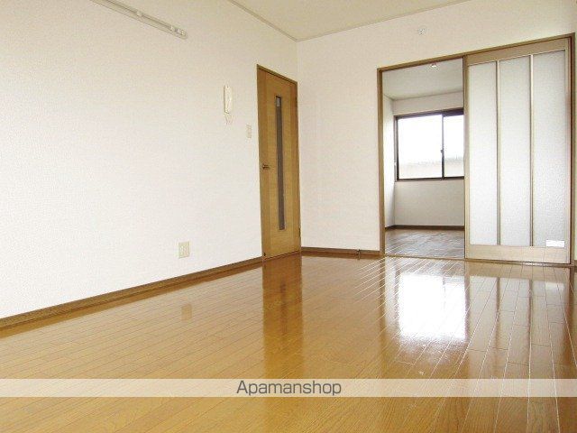 ユートピア長谷川A棟の内装写真
