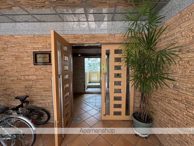 マンション桃の玄関写真