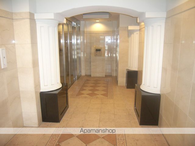 ディナスティ松屋町の玄関写真