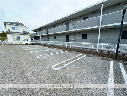 プリムローズ・キャッスル[1LDK/42.55m2]の駐車場1