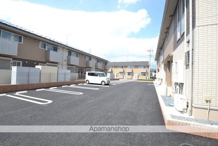 フォーゲルテラス　グリューン　Ⅳ[2LDK/57.56m2]の駐車場