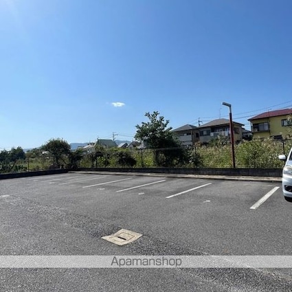 エヌキュート今堅田Ⅰ[1DK/35.19m2]の駐車場