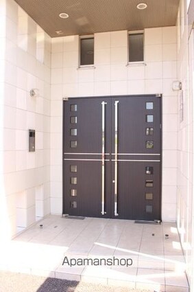 ハンプトンコート[1K/30m2]のエントランス